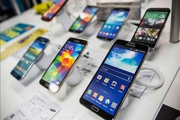 گزارش از بازار موبایل/ از جهش ۹۰ درصدی میان‌رده‌ها تا تداوم گرانی آیفون